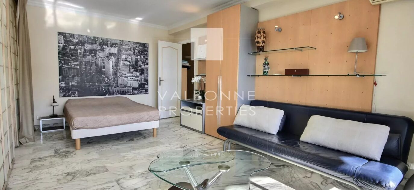 Appartement Vue Mer à Cannes – 5 pièces – 3 chambres – NR voyageurs – 141 m²