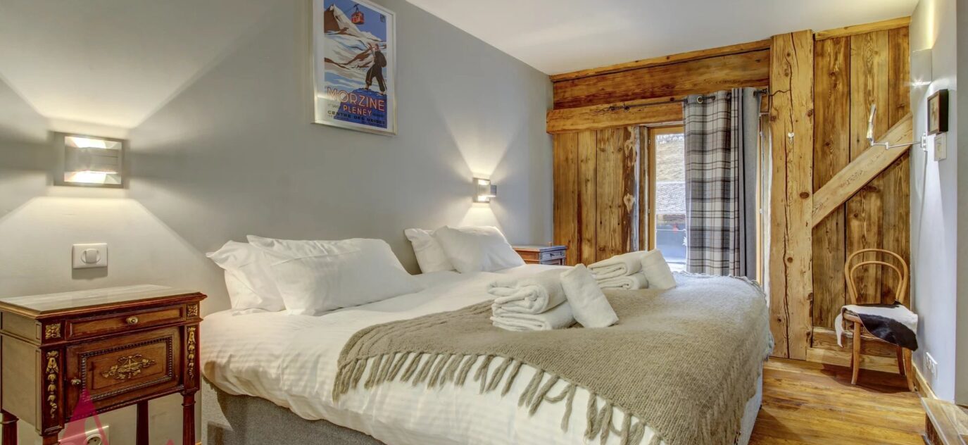 Chalet authentique intégralement rénovée de 6 chambres et 1 coin nuit à Morzine – 6 pièces – 5 chambres – 8 voyageurs – 230 m²
