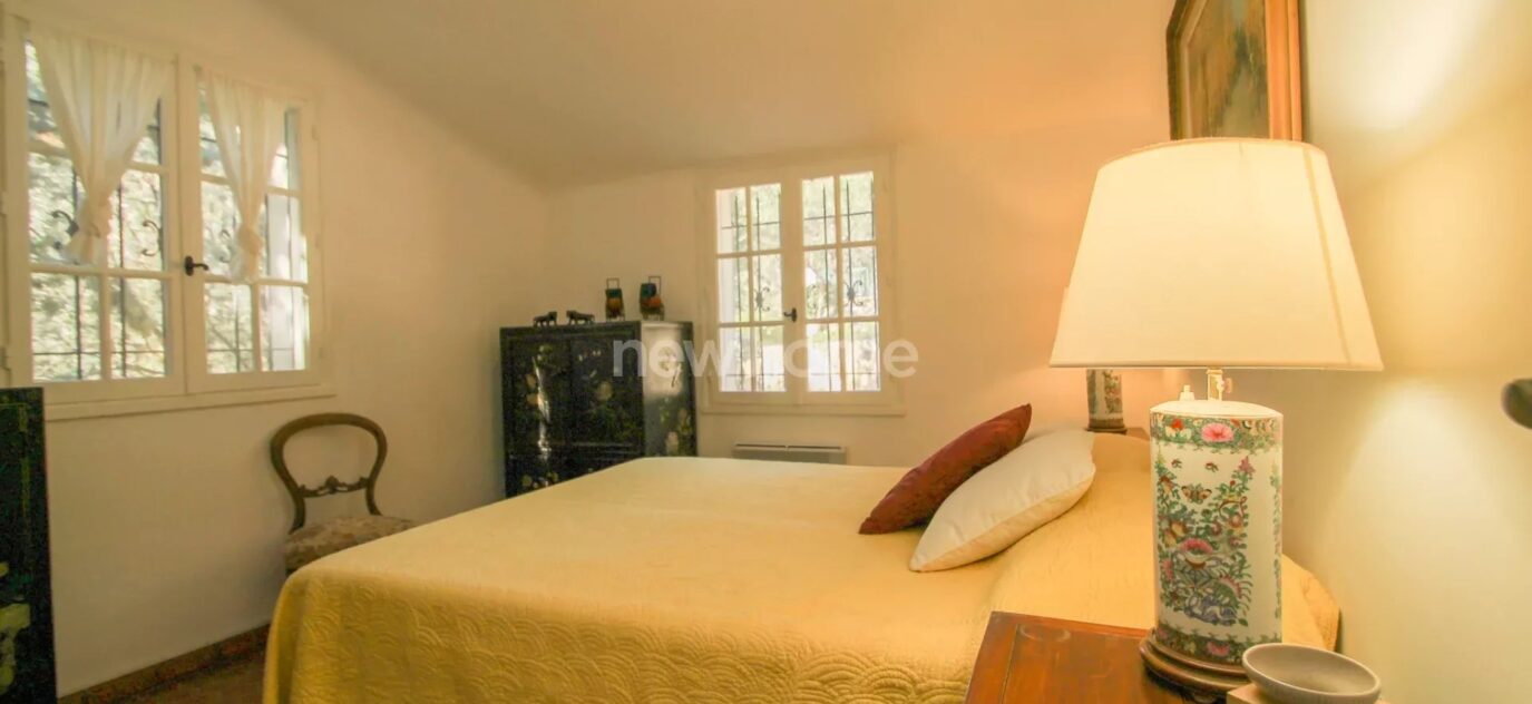 Maison provençale charmante avec une vue magnifique. – 5 pièces – 4 chambres – NR voyageurs – 100 m²