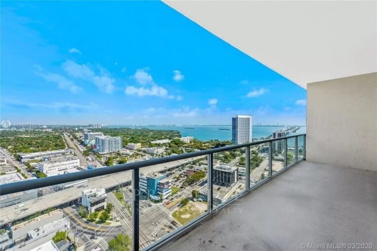 Miami.   vue mer – 2 pièces – 1 chambre – 737 m²