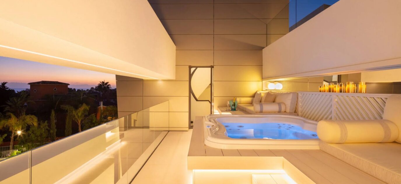 Magnifique chef-d’œuvre architectural situé à Bahía de Marbella – 7 pièces – 5 chambres – 665 m²
