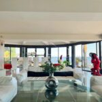 A Agay, villa moderne en location saisonnière – 5 pièces – 3 chambres – 6 voyageurs – 224 m²