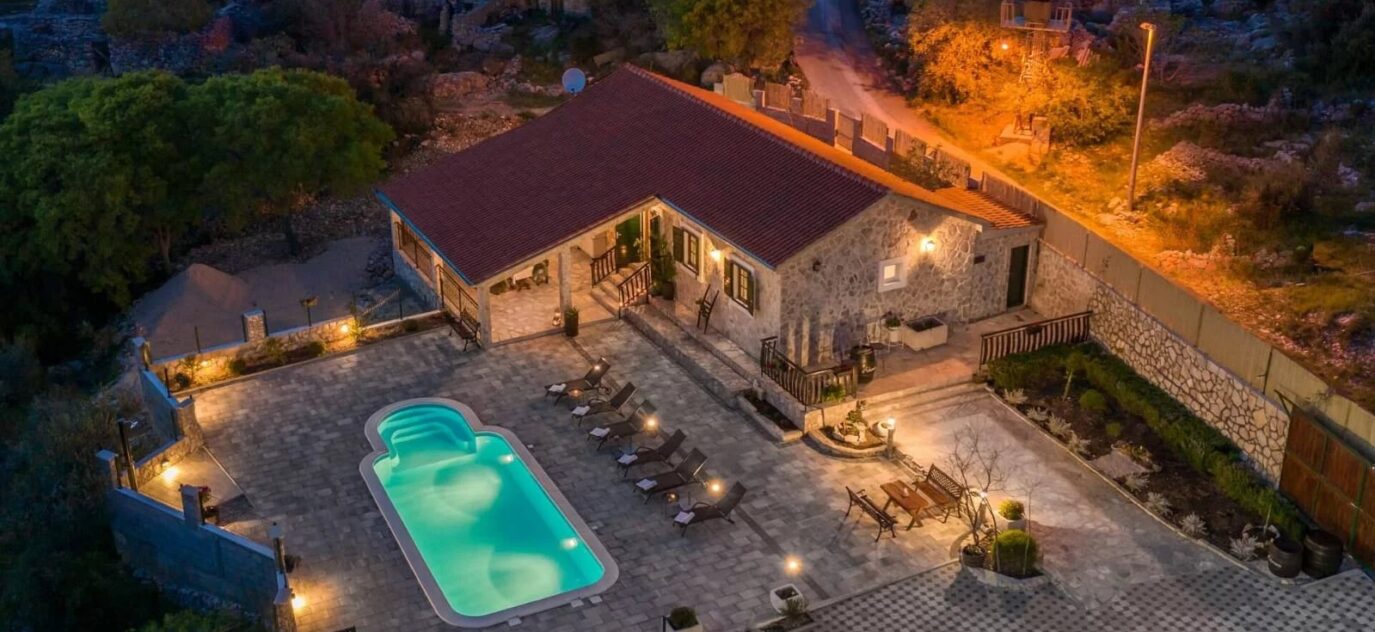Magnifique Villa en pierre située sur l’île de Korcula – 5 pièces – 3 chambres – 100 m²