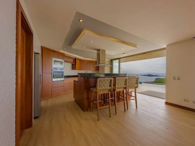 Splendide villa de luxe avec une vue panoramique sur la mer – 6 pièces – 5 chambres – 484 m²