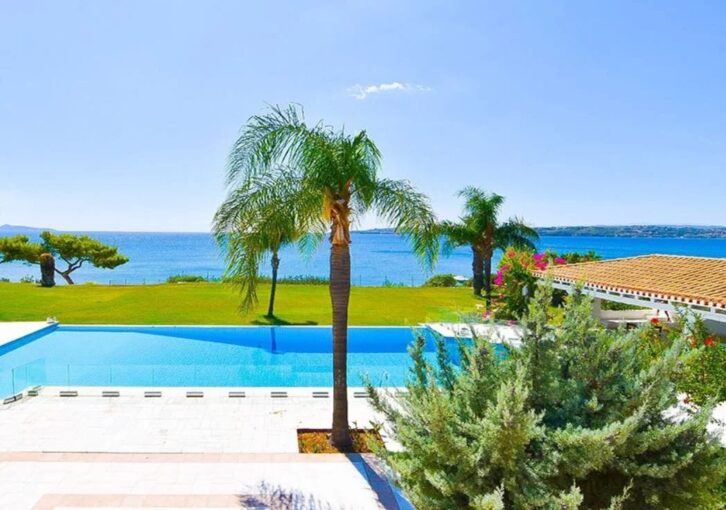 Belle villa imposante avec une vue imprenable sur la mer – 10 pièces – 9 chambres – 400 m²