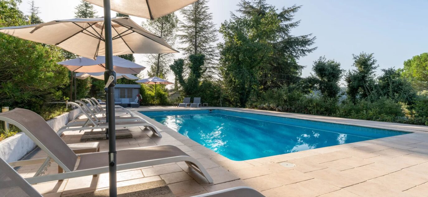 Maison provençale 4 chambres, 6 gîtes, piscine et 3,1ha – 11 pièces – 10 chambres – NR voyageurs – 347.17 m²
