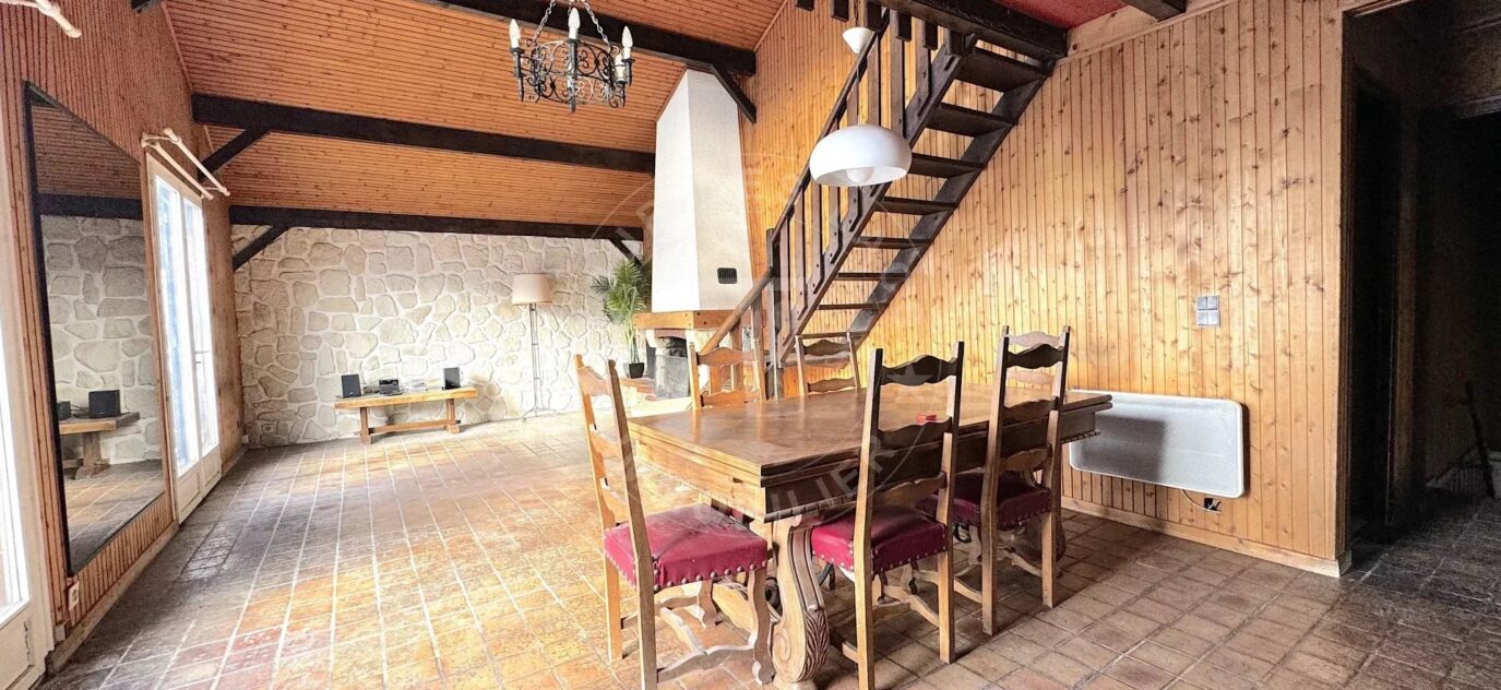 Annecy, chalet à vendre dans quartier résidentiel – 6 pièces – 3 chambres – 8 voyageurs – 103.13 m²