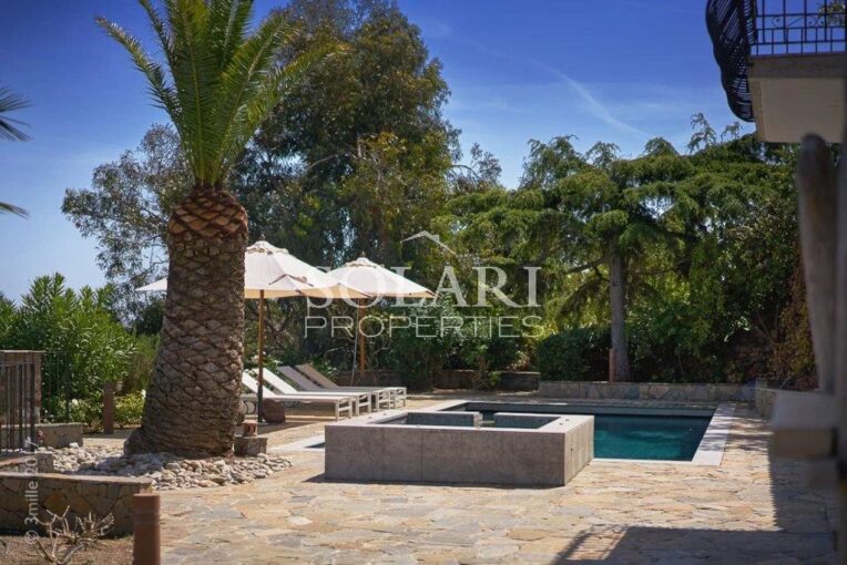 Location de vacances : villa avec plage privée et piscine proche Cannes – 6 chambres – 1 voyageur – 250 m²