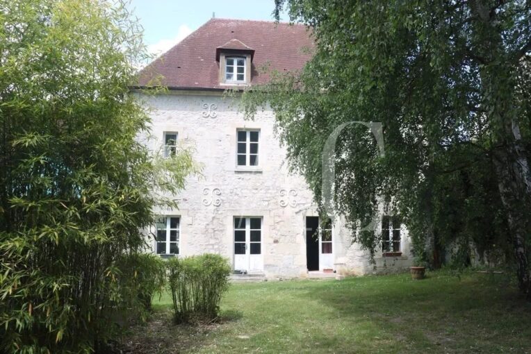 Splendide ancien corps de ferme dans le Vexin Francais – 9 pièces – 3 chambres – 300 m²
