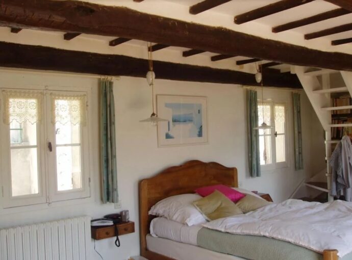 Très belle maison de village située à Aix en provence – 5 pièces – 4 chambres – 250 m²