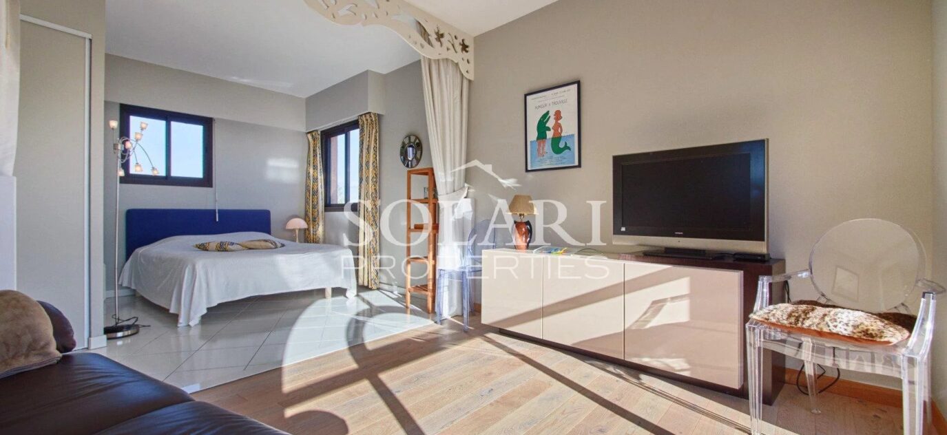 Appartement 3 pièces avec vue mer panoramique – 2 chambres – 1 voyageur – 102 m²