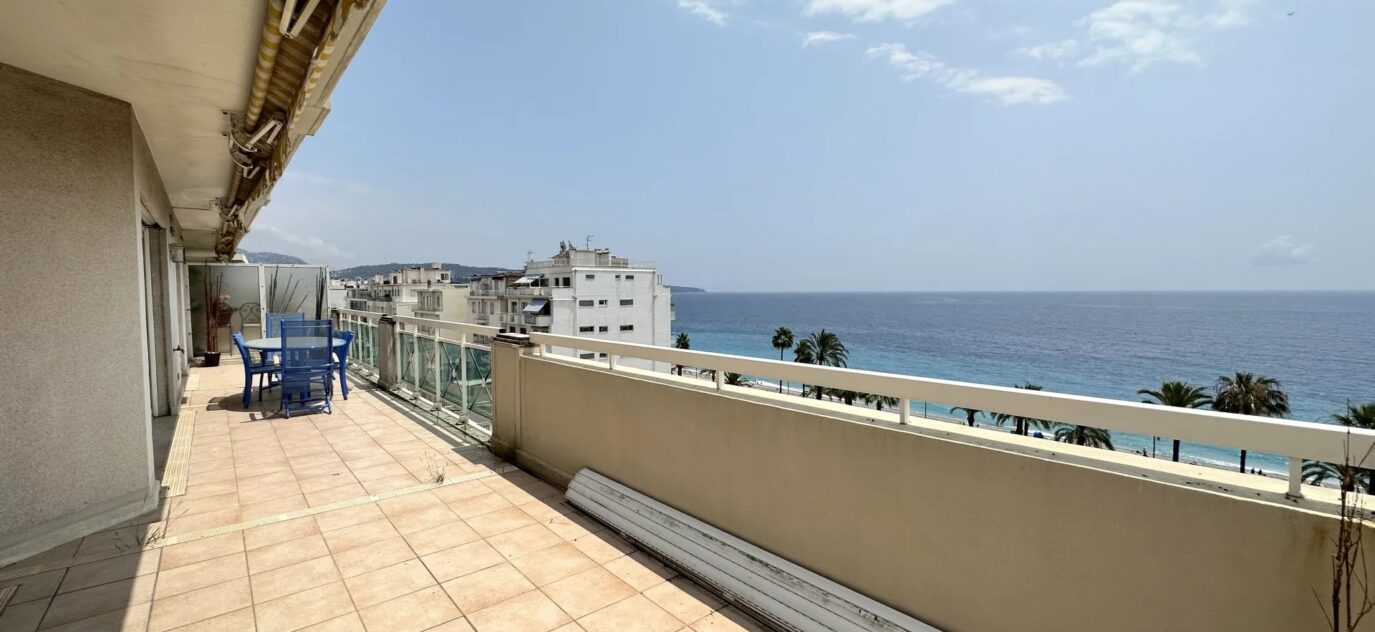 Dernier étage-vue mer-large terrasse – 5 pièces – 4 chambres – 14 voyageurs – 124.52 m²