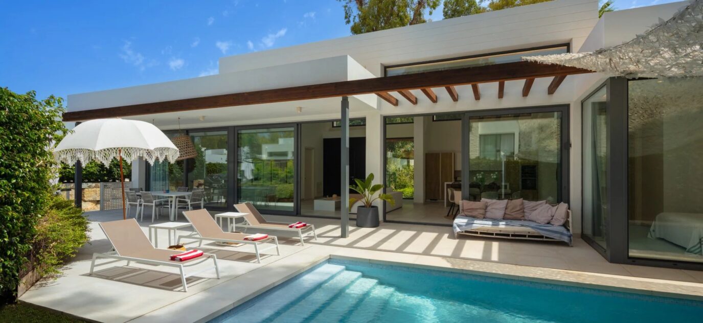 Très belle villa moderne située à Estepona – 6 pièces – 4 chambres – 272 m²