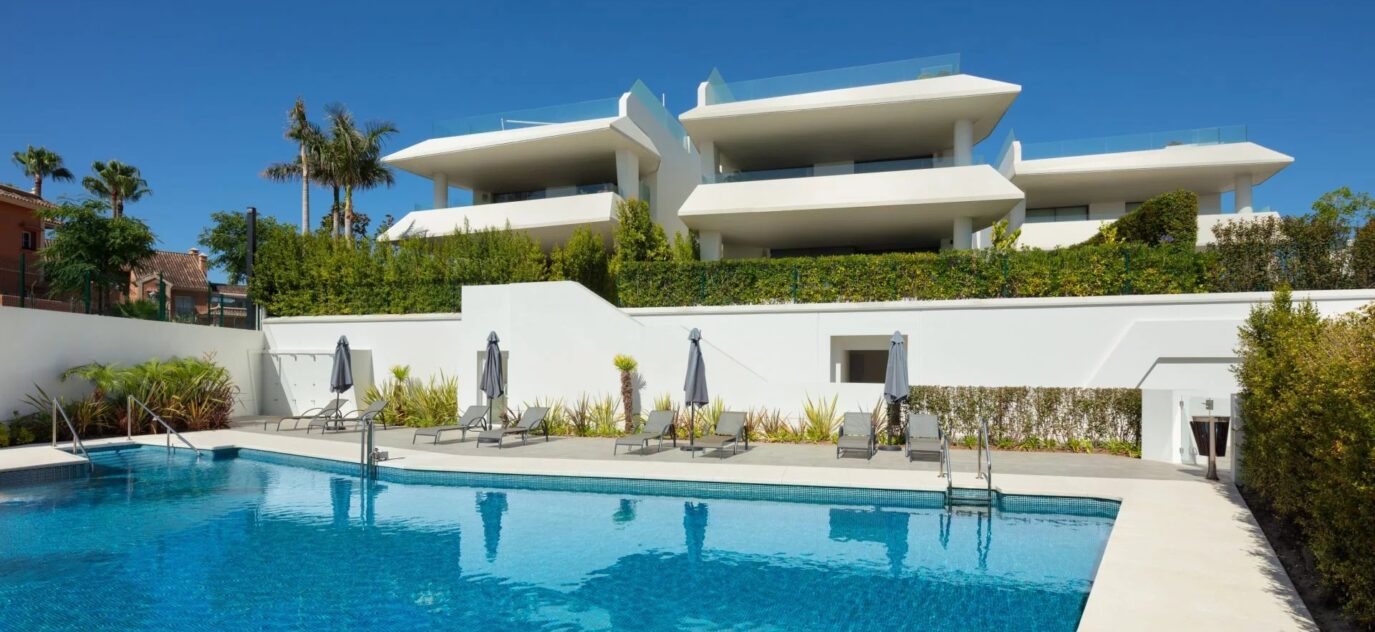 Très belle villa moderne jumelée située à Marbella – 5 pièces – 4 chambres – 489 m²