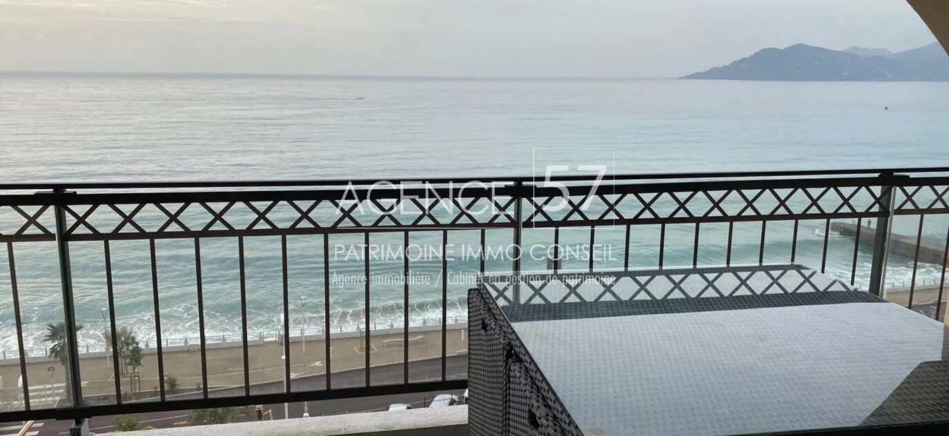 Cannes la bocca   2P en dernier étage  vue mer  avec parking – 2 pièces – NR chambres – NR voyageurs – 23.4 m²