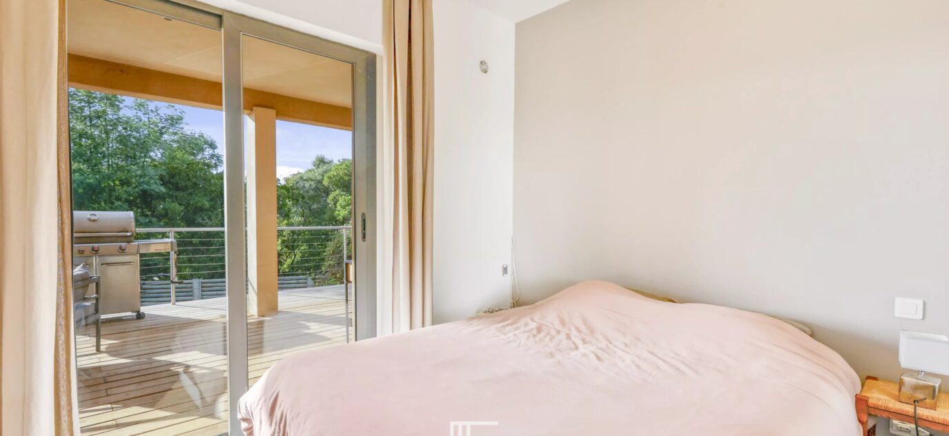 DELFINA – Villa avec 2 appartements, piscine et garage / Pinarello – 9 pièces – 6 chambres – NR voyageurs – 192 m²