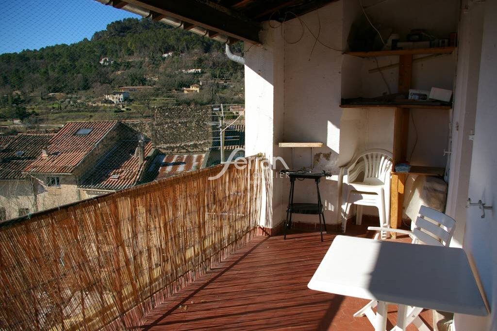 A vendre à Salernes appartement t3/4 avec terrasse – 4 pièces – 3 chambres – 63.00 m²