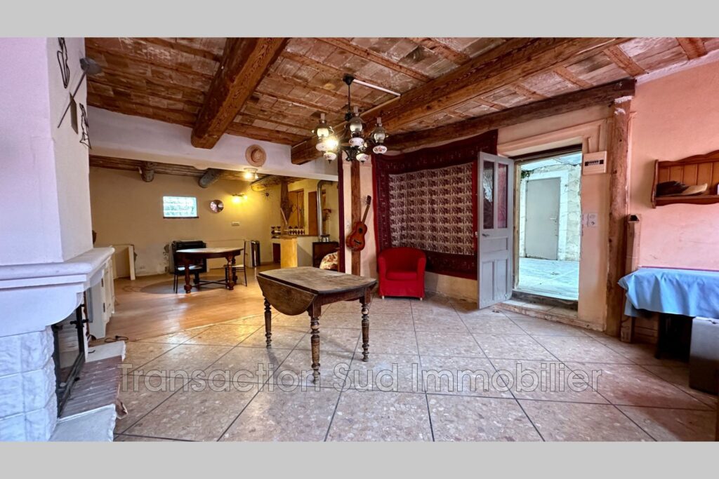 vente maison de village 6 Pièce(s) – 6 pièces – 4 chambres – NR voyageurs – 148.00 m²