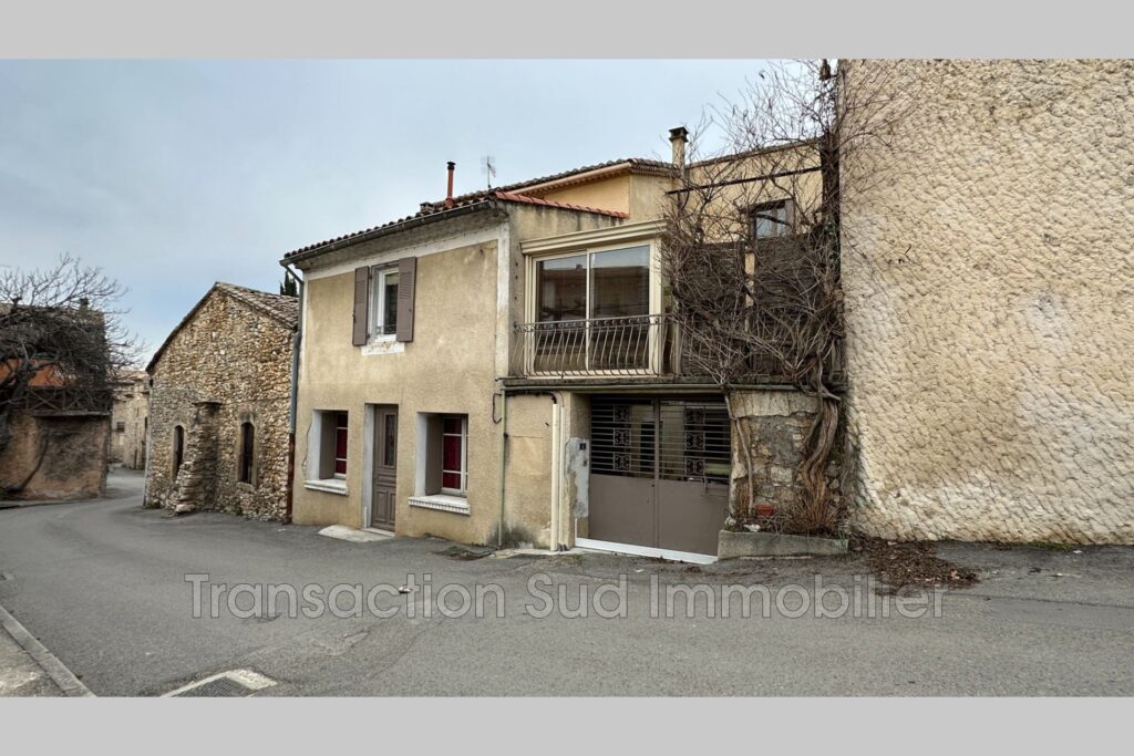 vente maison de village 6 Pièce(s) – 6 pièces – 4 chambres – NR voyageurs – 148.00 m²