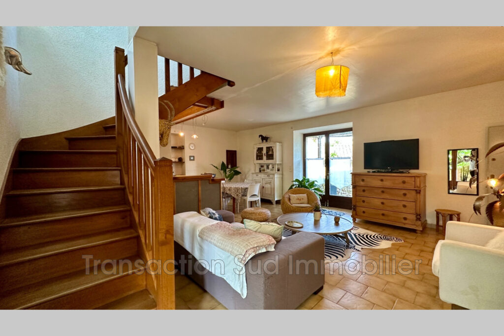 vente maison de village 5 Pièce(s) – 5 pièces – 4 chambres – NR voyageurs – 125.00 m²