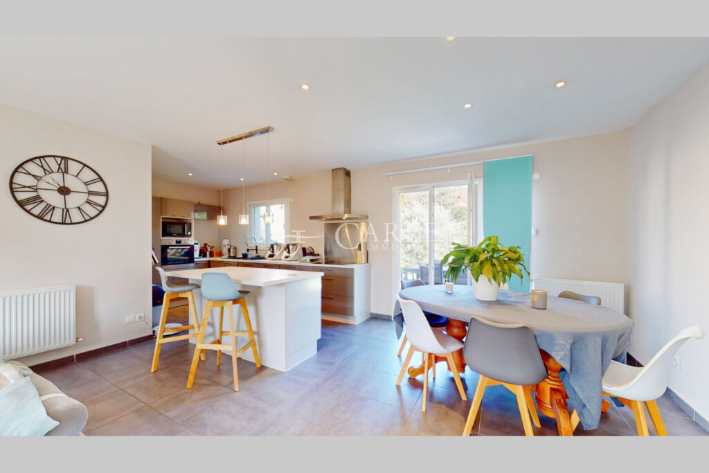 Maison familiale de 97 m² – 4 pièces – 3 chambres – 96.83 m²