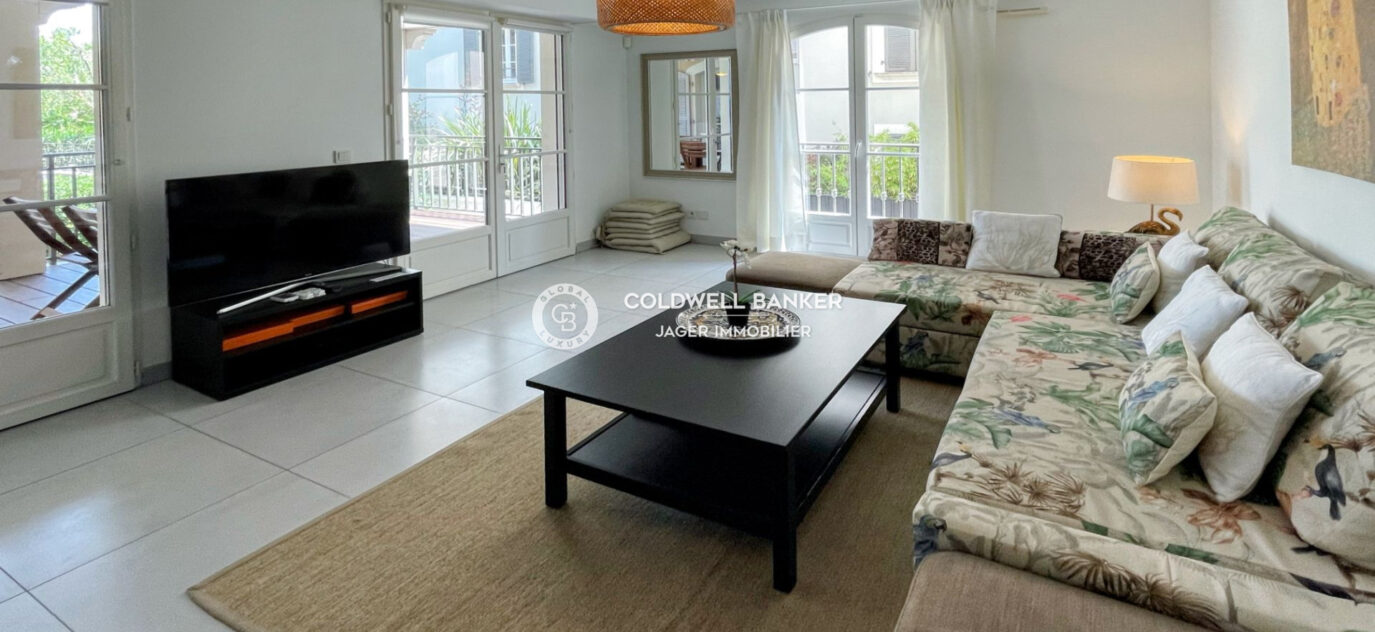 Charmant Appartement 3 Pièces au C½ur de Saint-Tropez avec ter – 3 pièces – 2 chambres – NR voyageurs – 66.08 m²