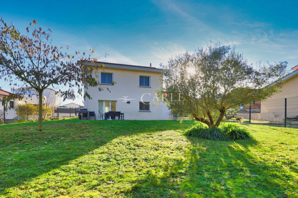 Maison familiale de 97 m² – 4 pièces – 3 chambres – 96.83 m²