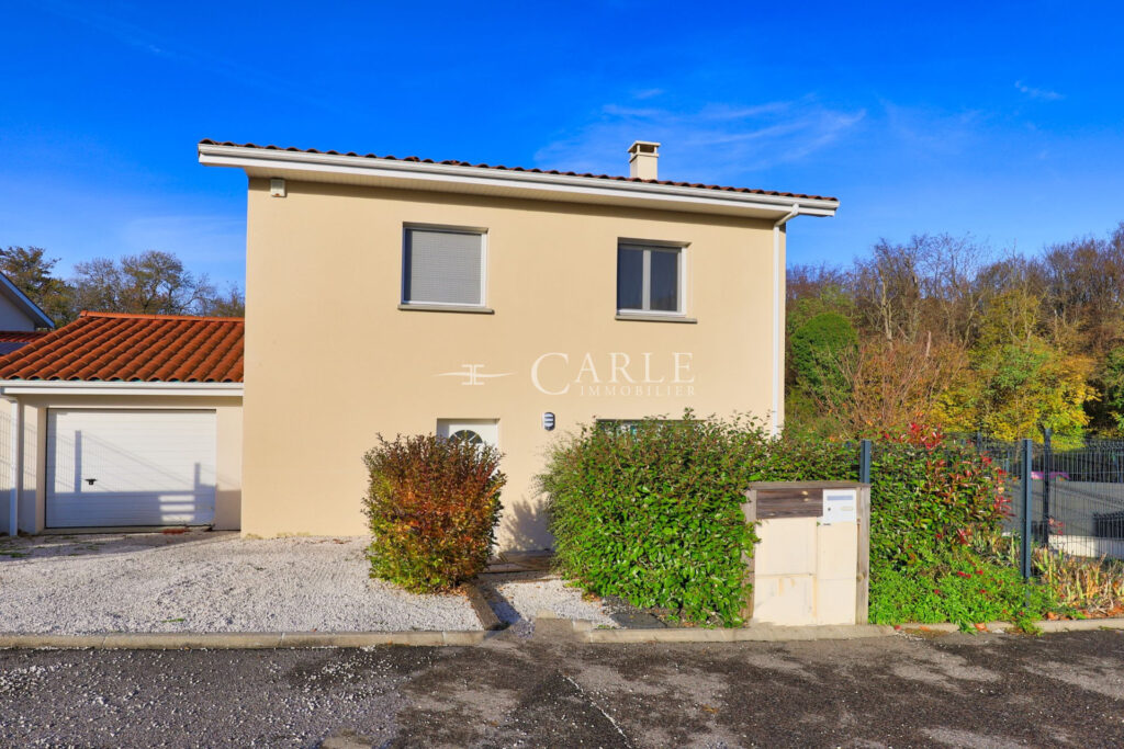 Maison familiale de 97 m² – 4 pièces – 3 chambres – 96.83 m²