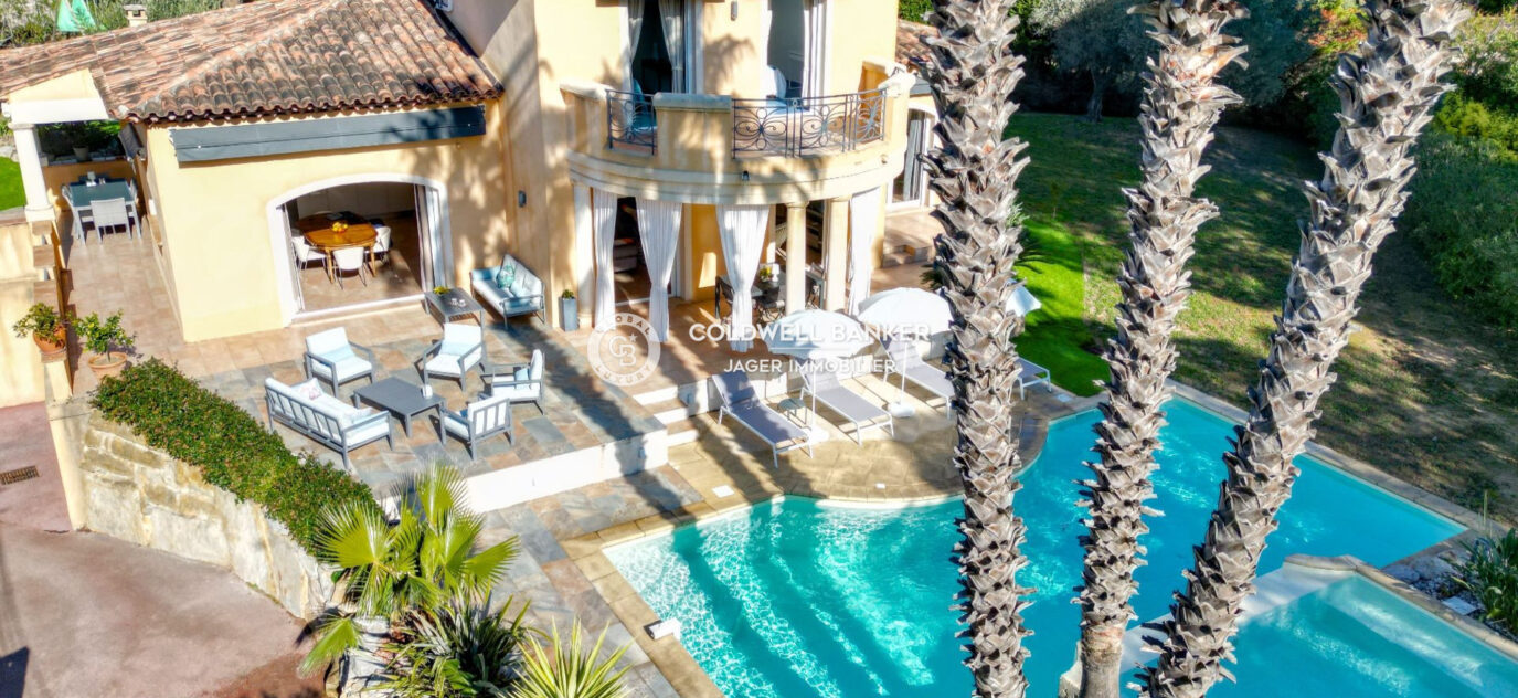 Élégante Villa de 4 Chambres avec Piscine, Jacuzzi et Tranquil – 5 pièces – 4 chambres – 223.17 m²