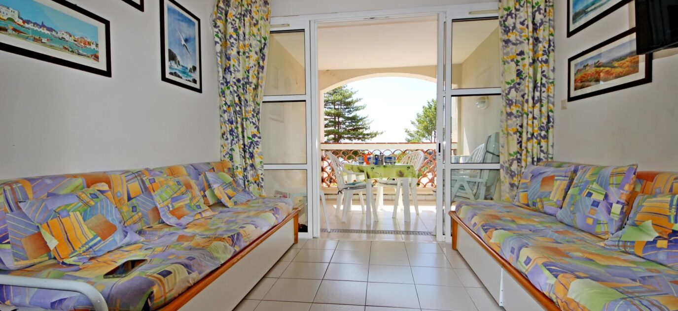 Charmant 2 Pièces Traversant avec Terrasse Couverte et Vue Mer à Agay – Cap Esterel – 2 pièces – NR chambres – 14 voyageurs – 28 m²