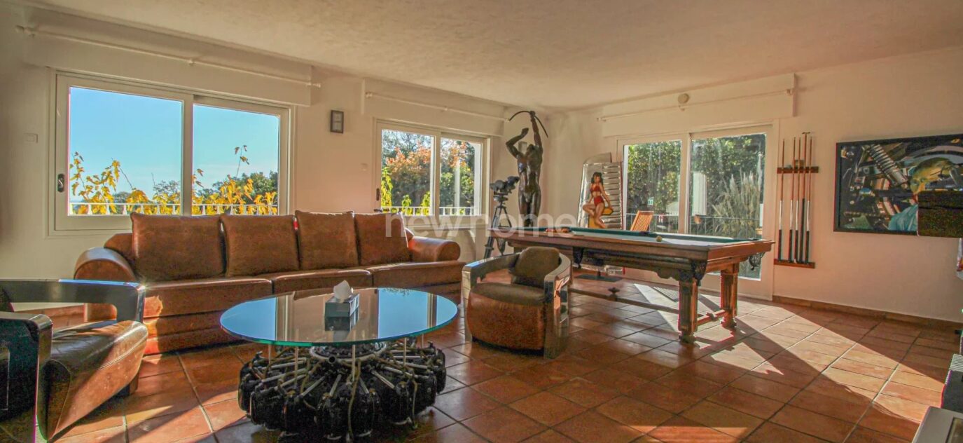 Luxueuse Villa avec Vue Imprenable sur la Baie de Cannes – 10 pièces – 9 chambres – NR voyageurs – 280 m²