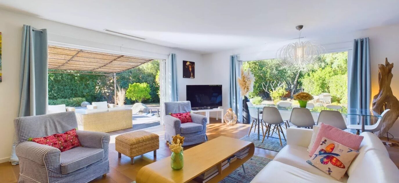 BLANCA – Charmante villa avec jardin et piscine / Sainte-Lucie – 5 pièces – 4 chambres – NR voyageurs – 130 m²