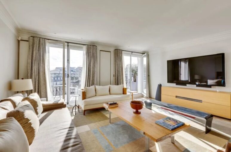 Avenue Montaigne – Terrasse et Vue exceptionnelle pour ce 150m² refait à neuf. – 6 pièces – 4 chambres – 150 m²