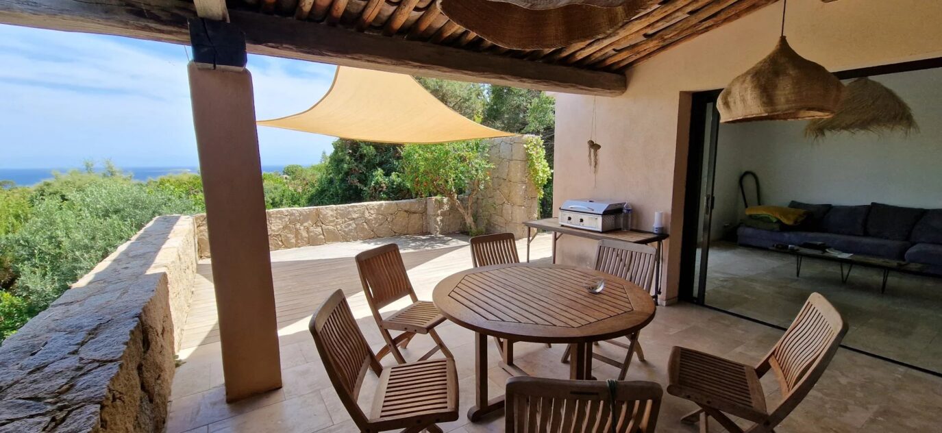 Magnifique petite villa sur 2 niveaux avec vue Panoramique sur Palombaggia Résidence Le Belvédère – 5 pièces – 3 chambres – 80 m²