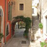 Roquebrune-Cap-Martin, village, à vendre charmant duplex dans le village médiéval – 4 pièces – 2 chambres – NR voyageurs – 110 m²