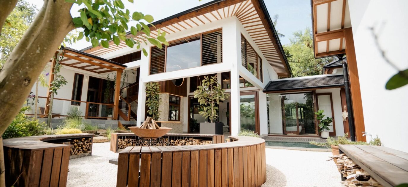 Belle villa balinaise au design exquis – 12 pièces – 5 chambres – 22 voyageurs – 650 m²