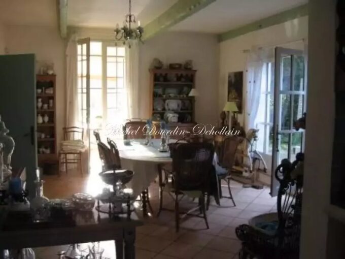 Entre Saint Rémy de Provence et Cavaillon bastide ancienne – 12 pièces – 7 chambres – 650 m²