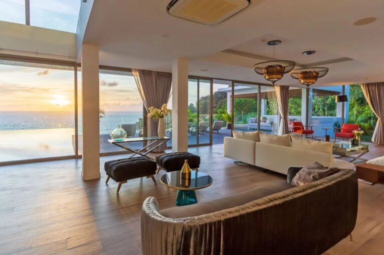 Splendide Villa de luxe située face à la mer – 9 pièces – 6 chambres – 1148 m²