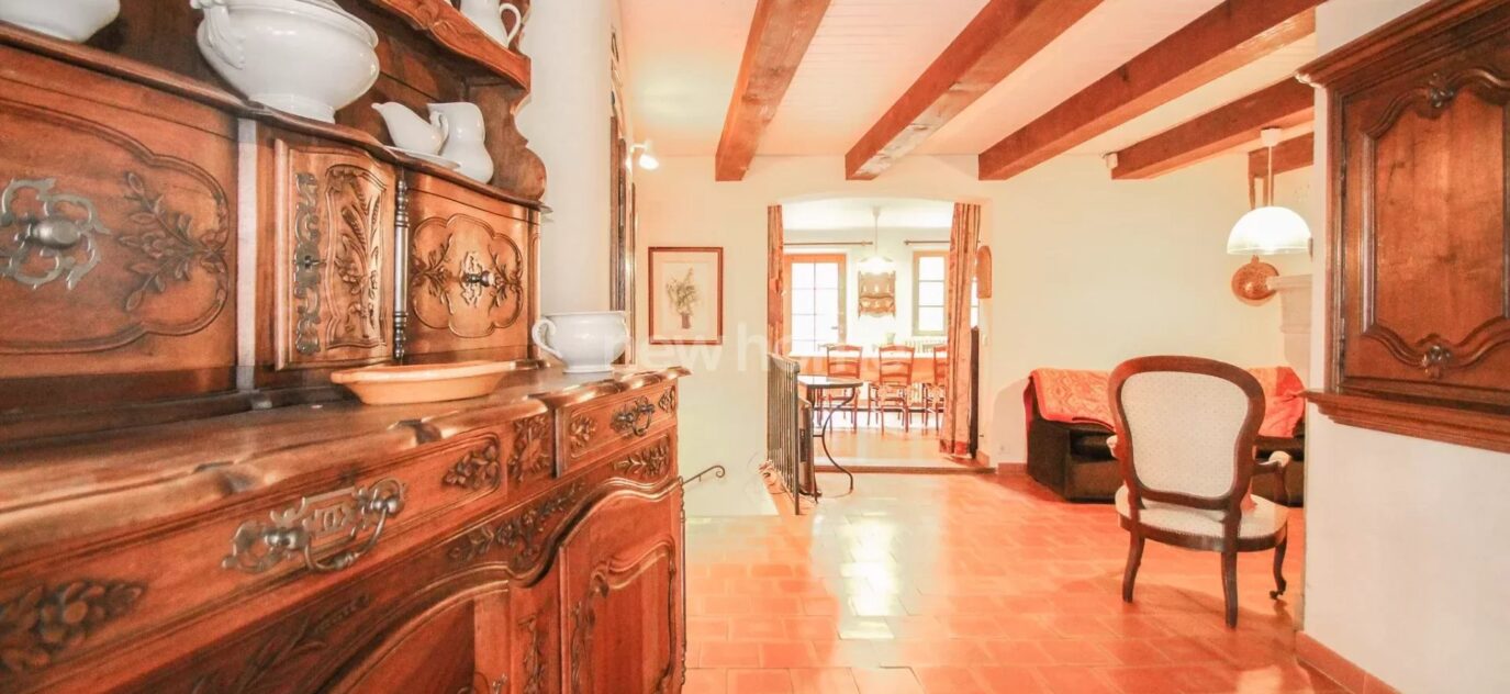 Fayence Provence: au calme belle propriété provençale sur 2 Ha avec vue panoramique – 7 pièces – 4 chambres – NR voyageurs – 200 m²