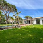 Grimaud, magnifique villa neuve proche de Saint-Tropez. – 5 pièces – 4 chambres – 14 voyageurs – 160 m²
