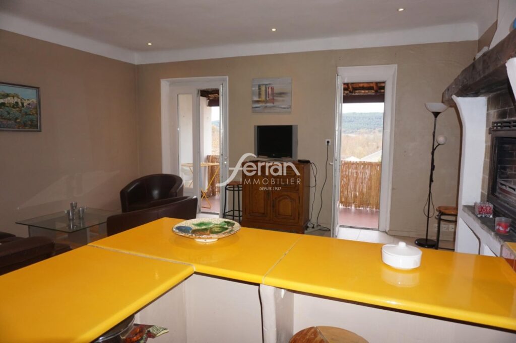 A vendre à Salernes appartement t3/4 avec terrasse – 4 pièces – 3 chambres – 63.00 m²