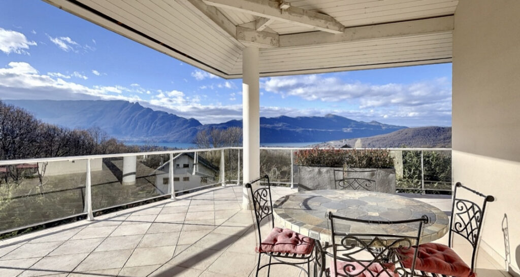 Pugny-Chatenod, maison de plain-pied vue lac – 5 pièces – 3 chambres – 186 m²