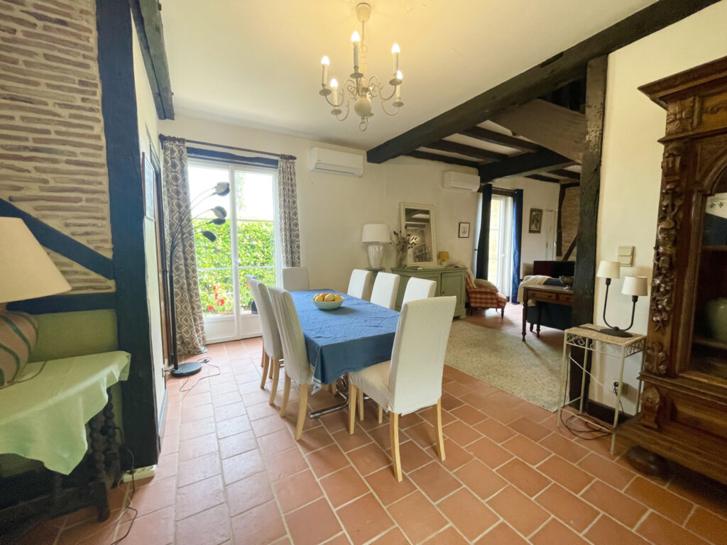 Belle maison Périgourdine en Bergeracois. – 10 pièces – 7 chambres – 260 m²