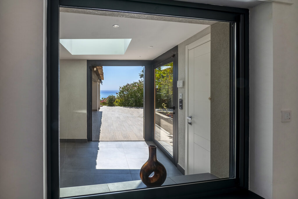 Villa vue mer PANORAMIQUE – 8 pièces – 6 chambres – 324 m²