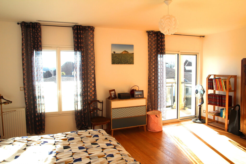 Maison Contemporaine 197 m2 – Haut de Idron – 7 pièces – 4 chambres – 197 m²