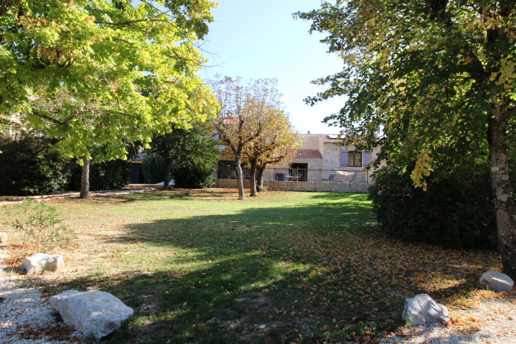 Magnifique propriété provençale entre Vaison la Romaine et B – 13 pièces – 6 chambres – 393 m²