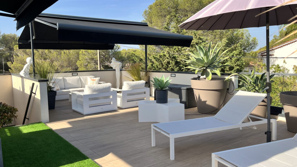 un appartement exceptionnel,91 m2 à SAINT RAPHAEL  avec des  – 3 pièces – 2 chambres – 91 m²