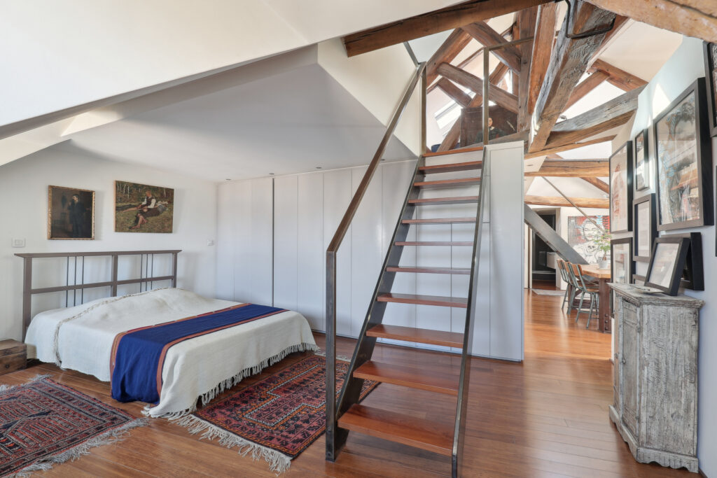 Paris 3ème – Enfants-Rouges – Appartement de charme avec vue – 5 pièces – 3 chambres – 140 m²