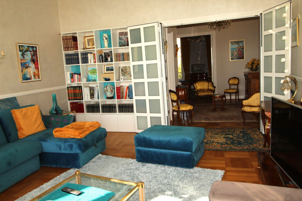 Palace bord de mer centre ville Menton – 2 pièces – 1 chambre – 96 m²