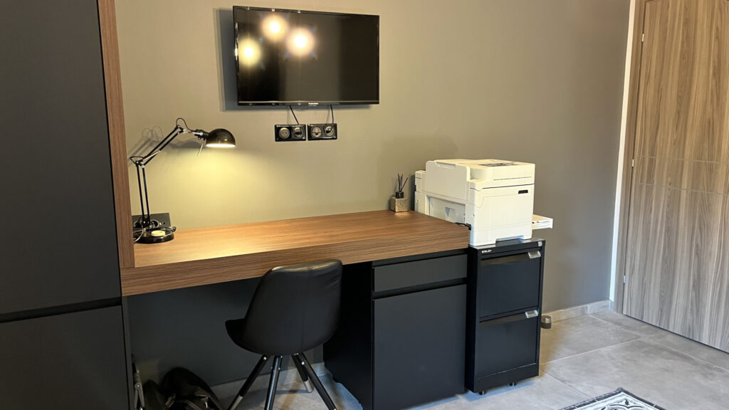 un appartement exceptionnel,91 m2 à SAINT RAPHAEL  avec des  – 3 pièces – 2 chambres – 91 m²